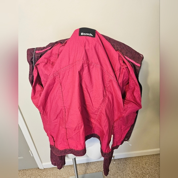 Bench Geometric Light Jacket with Hidden Hood - XL - Picture 9 of 13